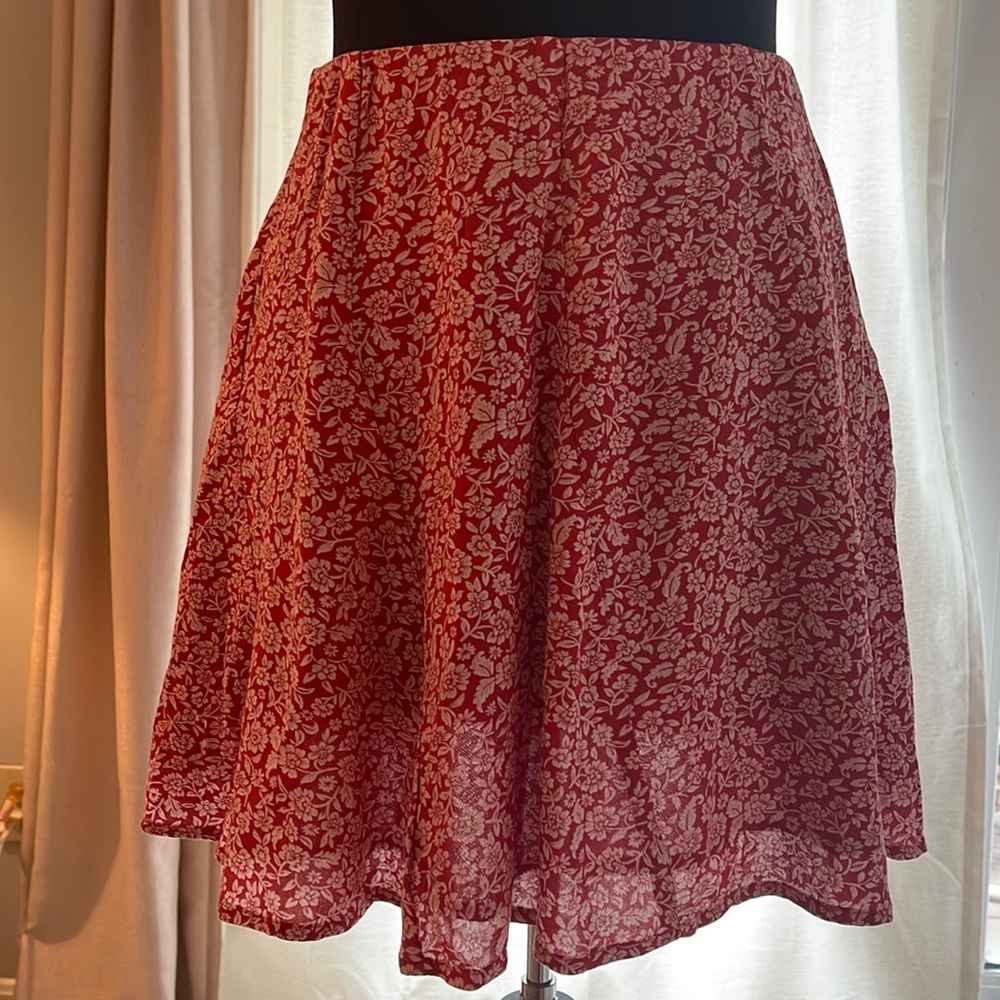 AMERICAN EAGLE FLORAL SKIRT